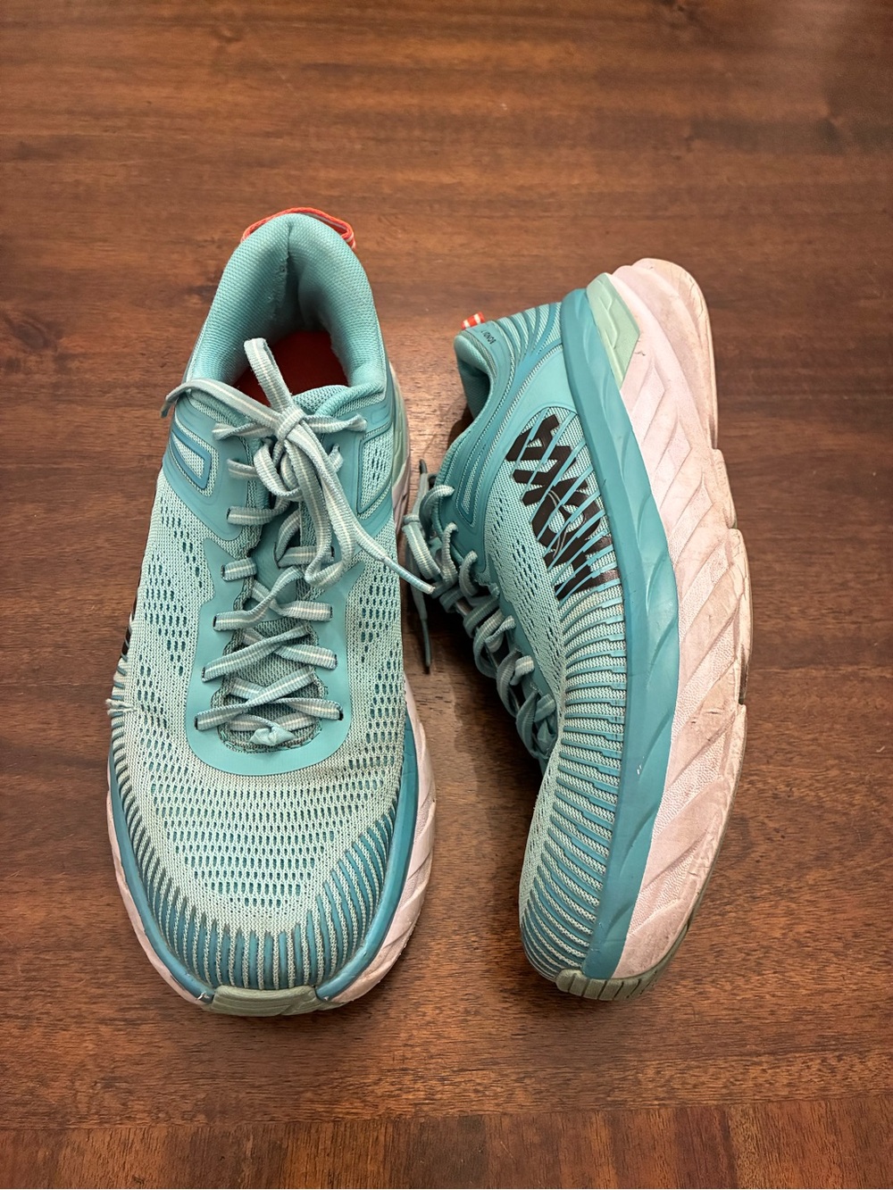 Hoka Bondi 7  Women’s 10.5 Sneakers Aquarelle Blue Aqua Shoes Running Used